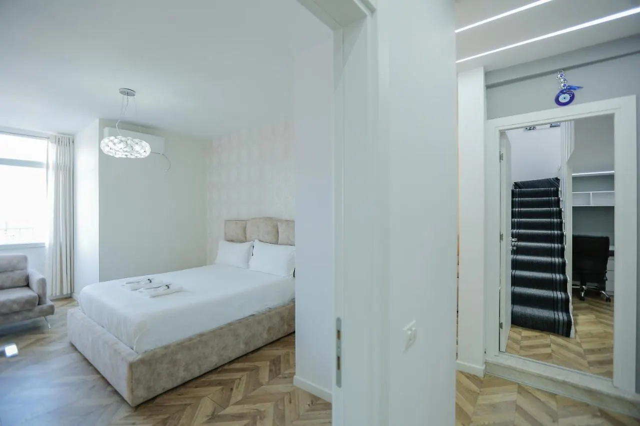 Miku Apartments-Luxury City View At Wilson Square Tirana 0*,  Albania