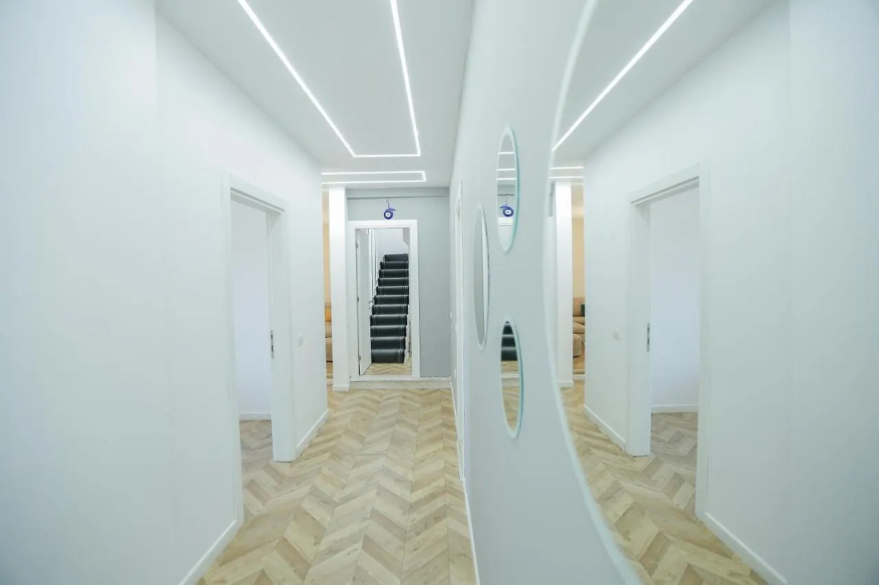 Miku Apartments-Luxury City View At Wilson Square Tirana 0*,
