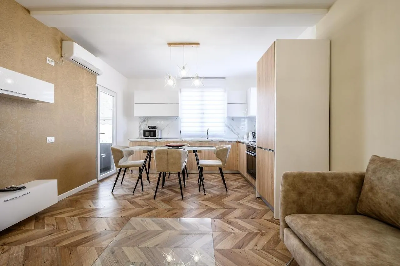 Miku Apartments-Luxury City View At Wilson Square Tirana