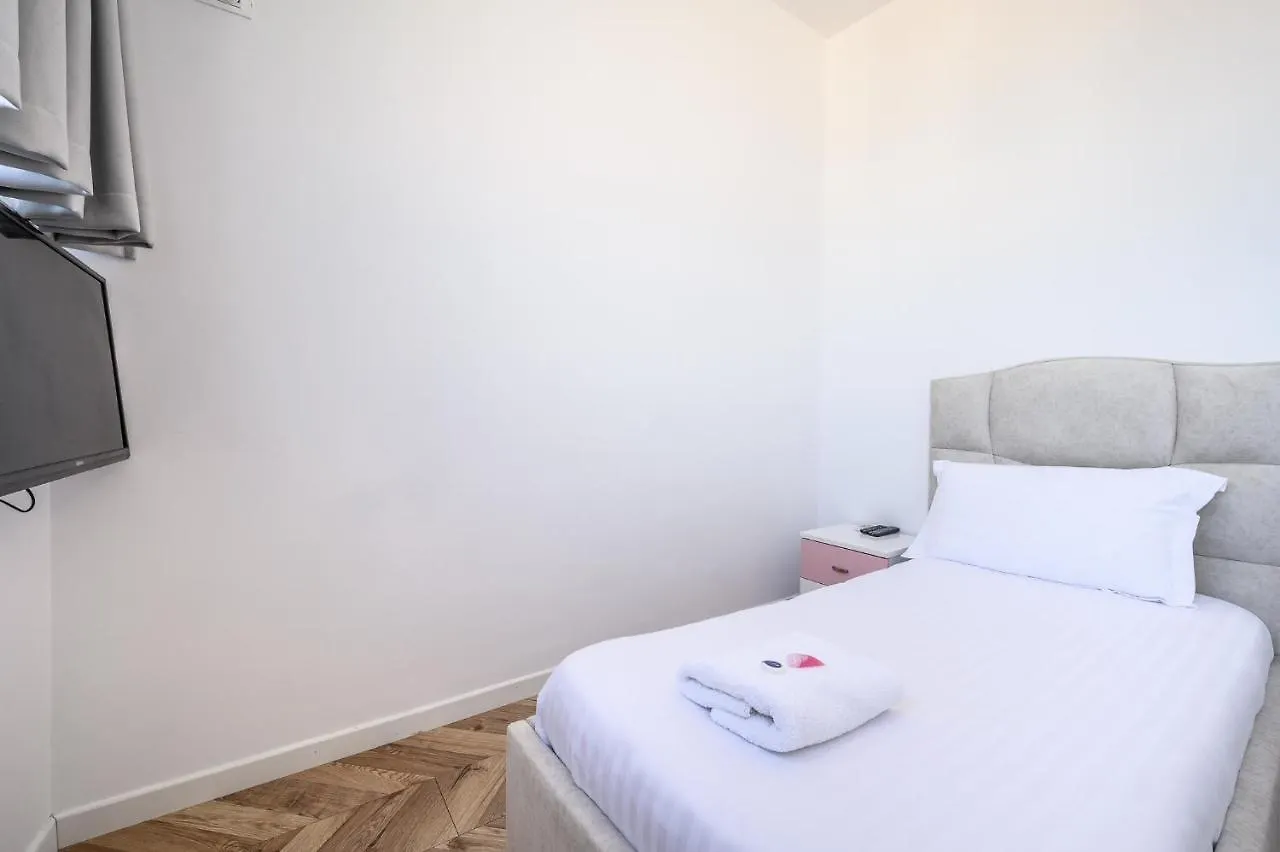 Miku Apartments-Luxury City View At Wilson Square Tirana Albania