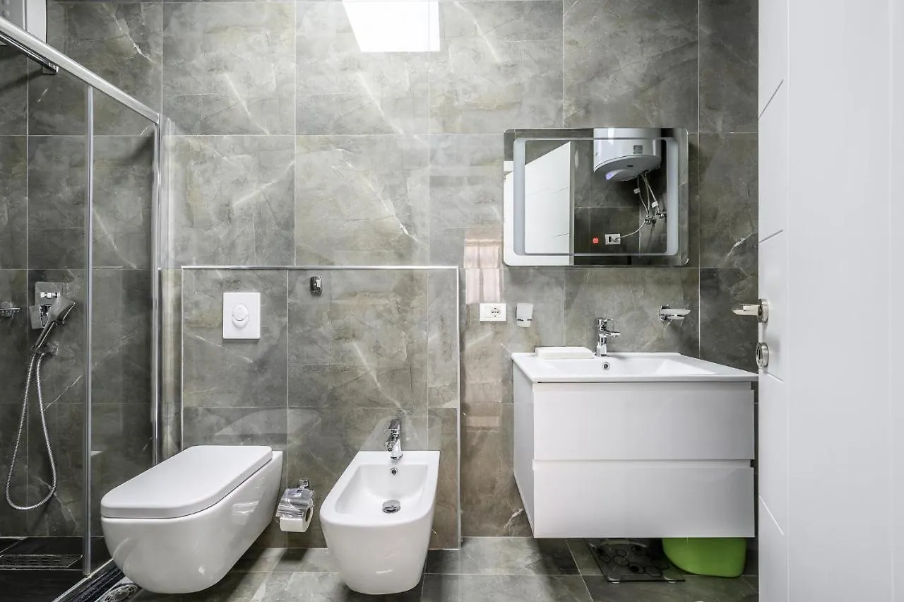 Miku Apartments-Luxury City View At Wilson Square Tirana