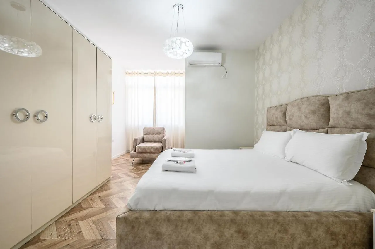 Miku Apartments-Luxury City View At Wilson Square Tirana Albania