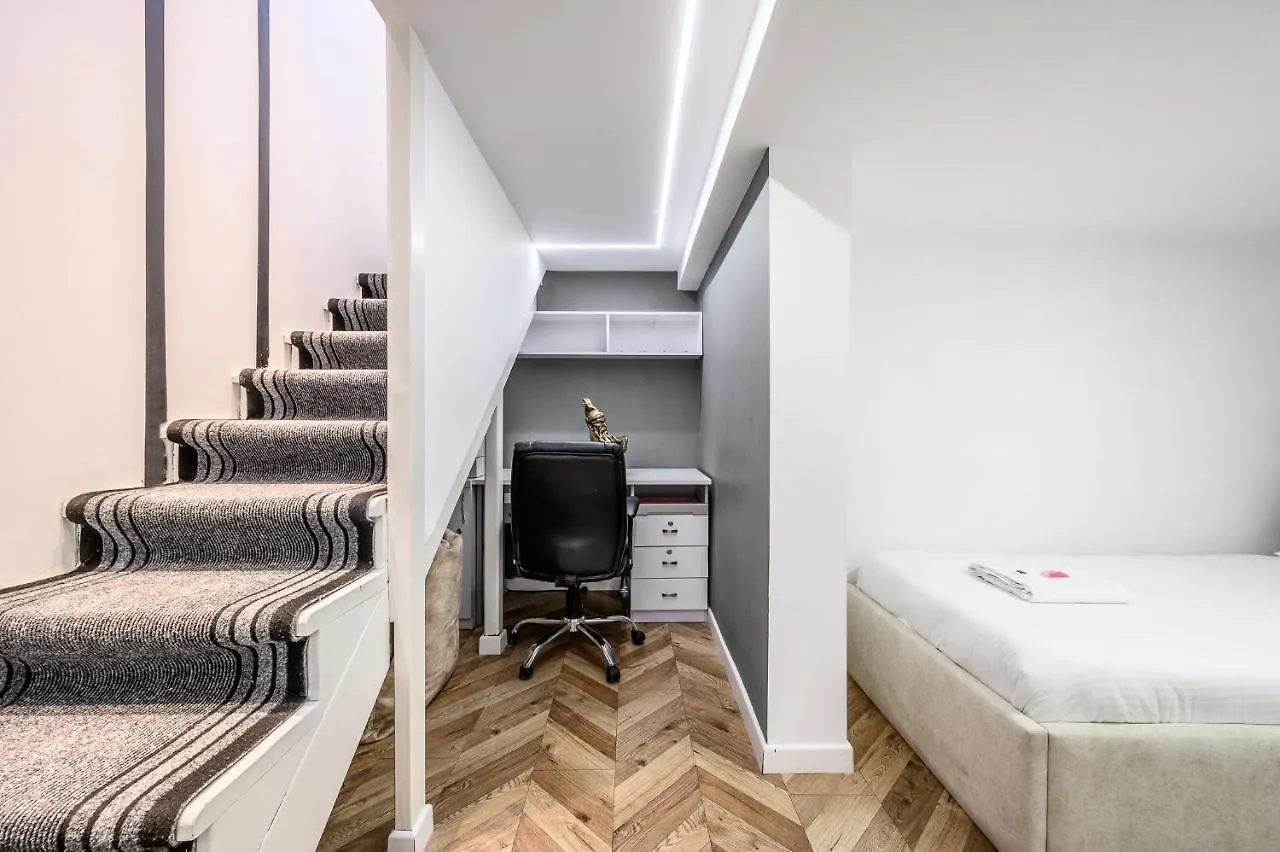 Miku Apartments-Luxury City View At Wilson Square Tirana Apartment